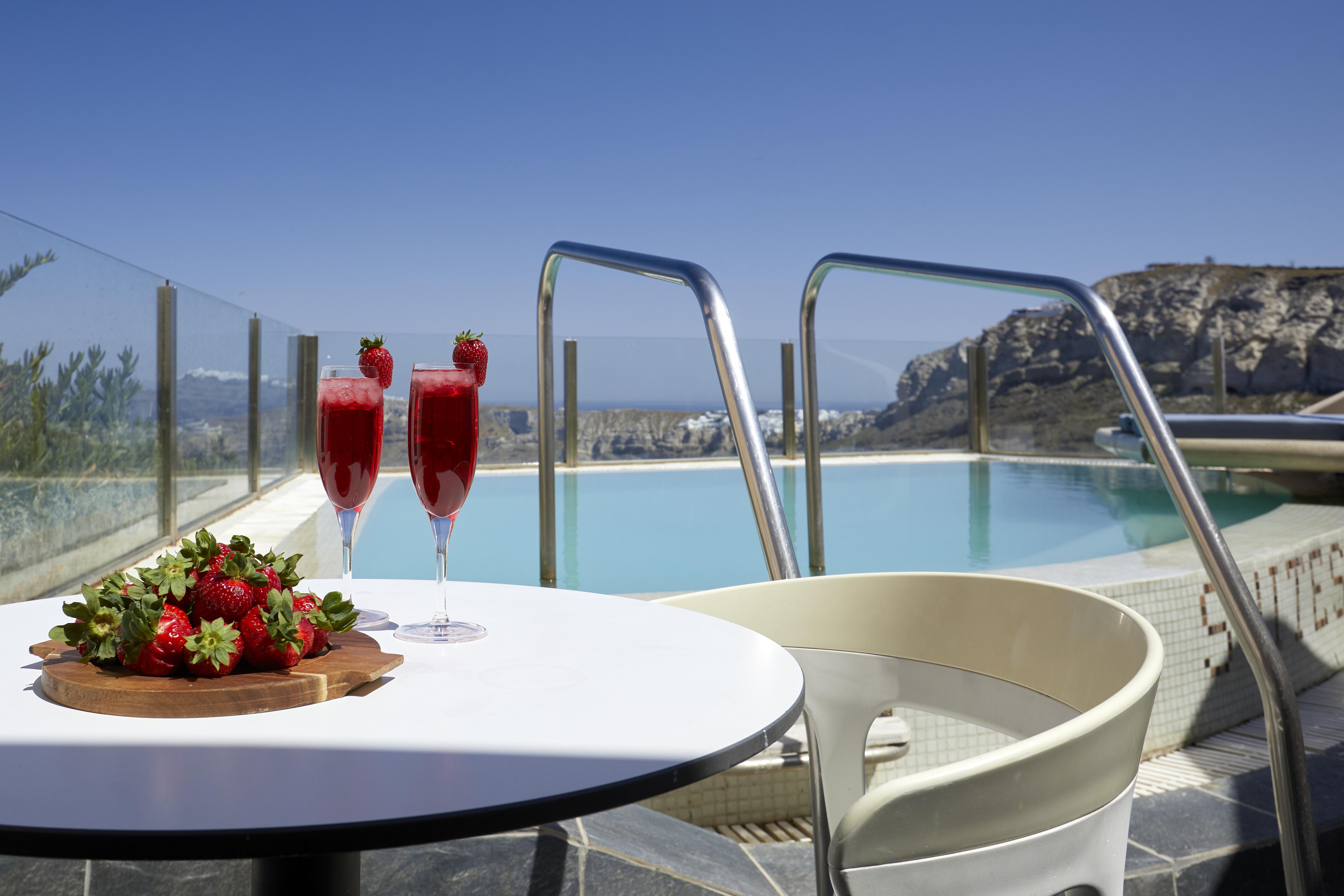 Suites Of The Gods Cave Spa Hotel Megalochori  Bagian luar foto