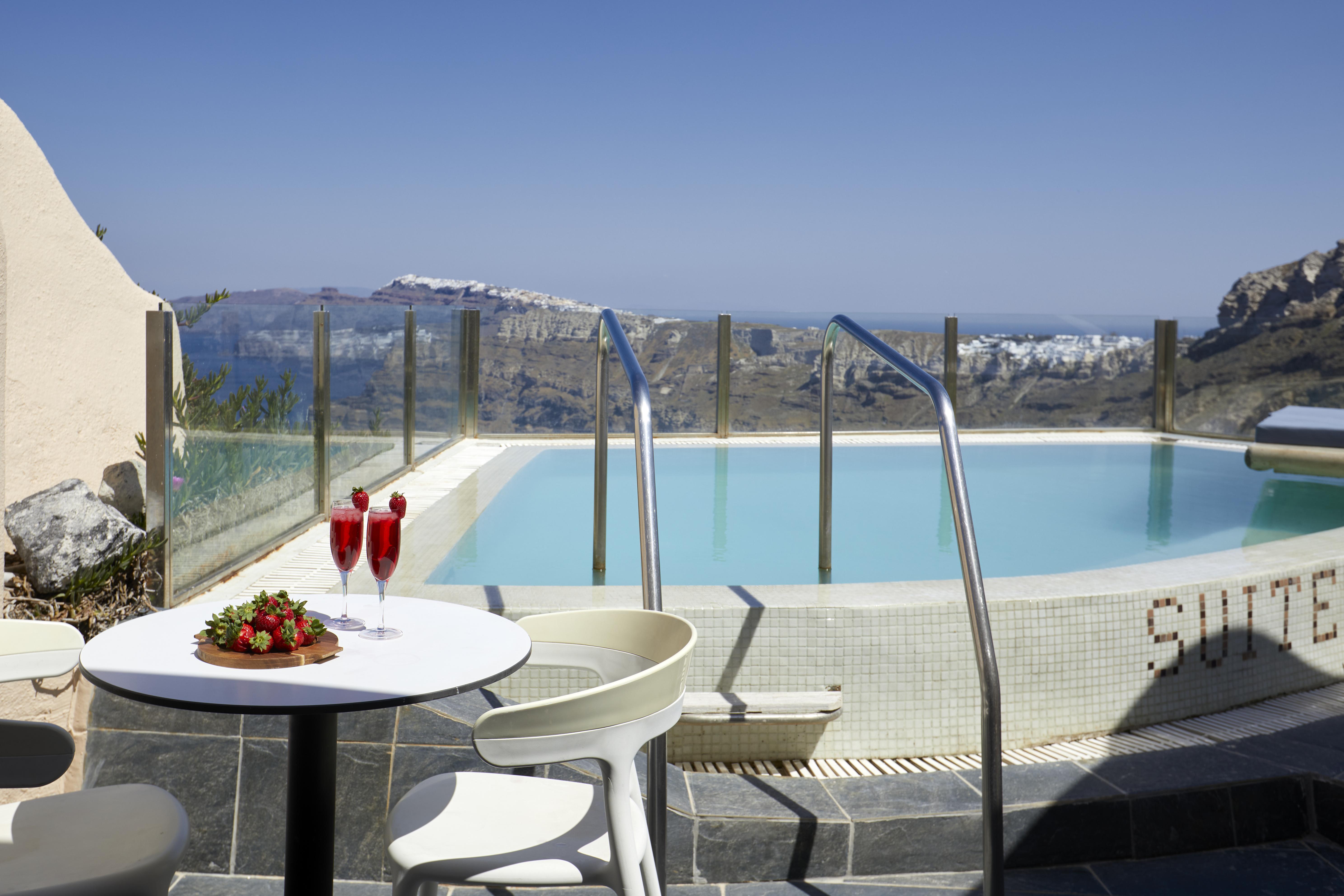 Suites Of The Gods Cave Spa Hotel Megalochori  Bagian luar foto