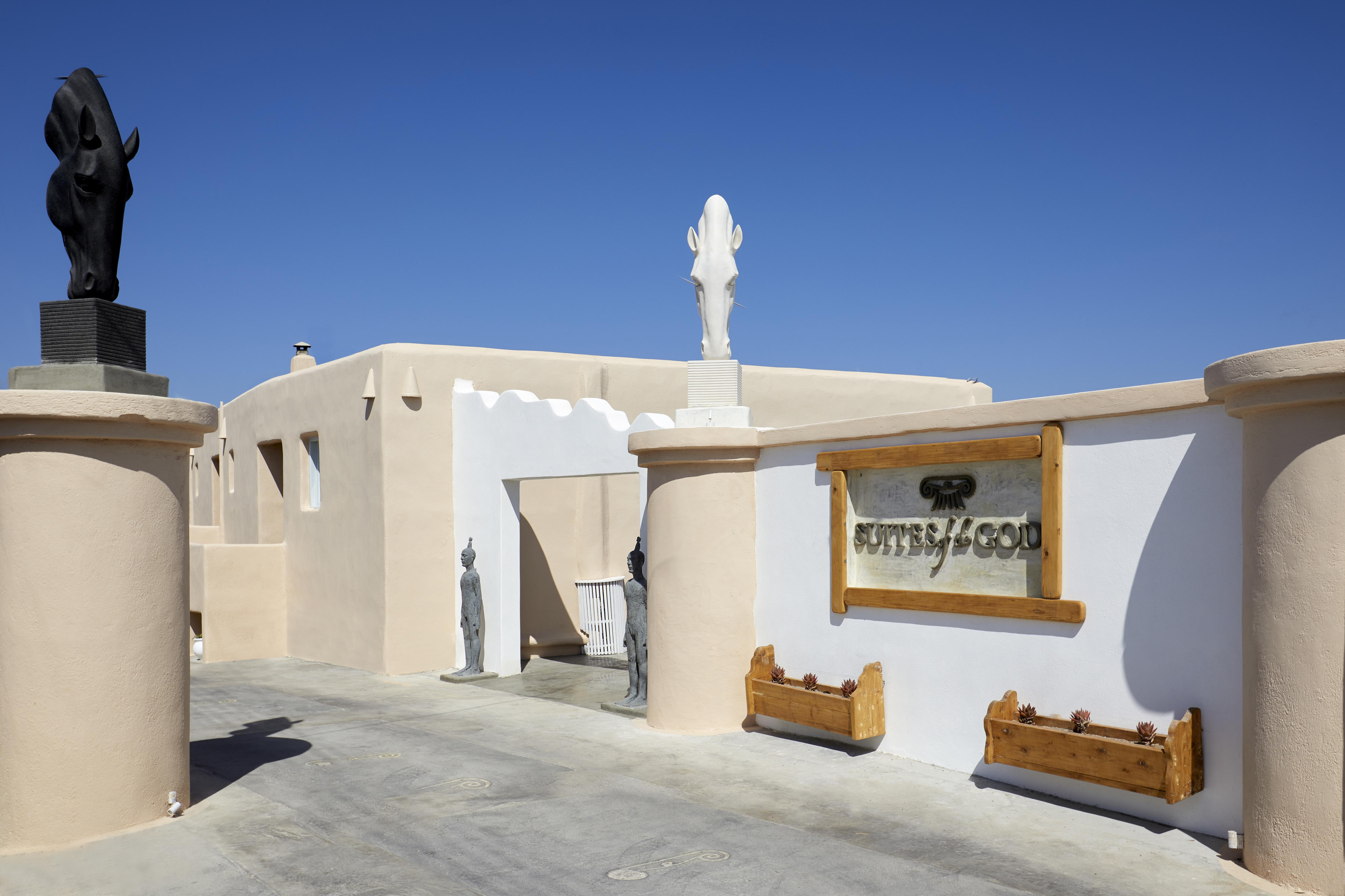 Suites Of The Gods Cave Spa Hotel Megalochori  Bagian luar foto