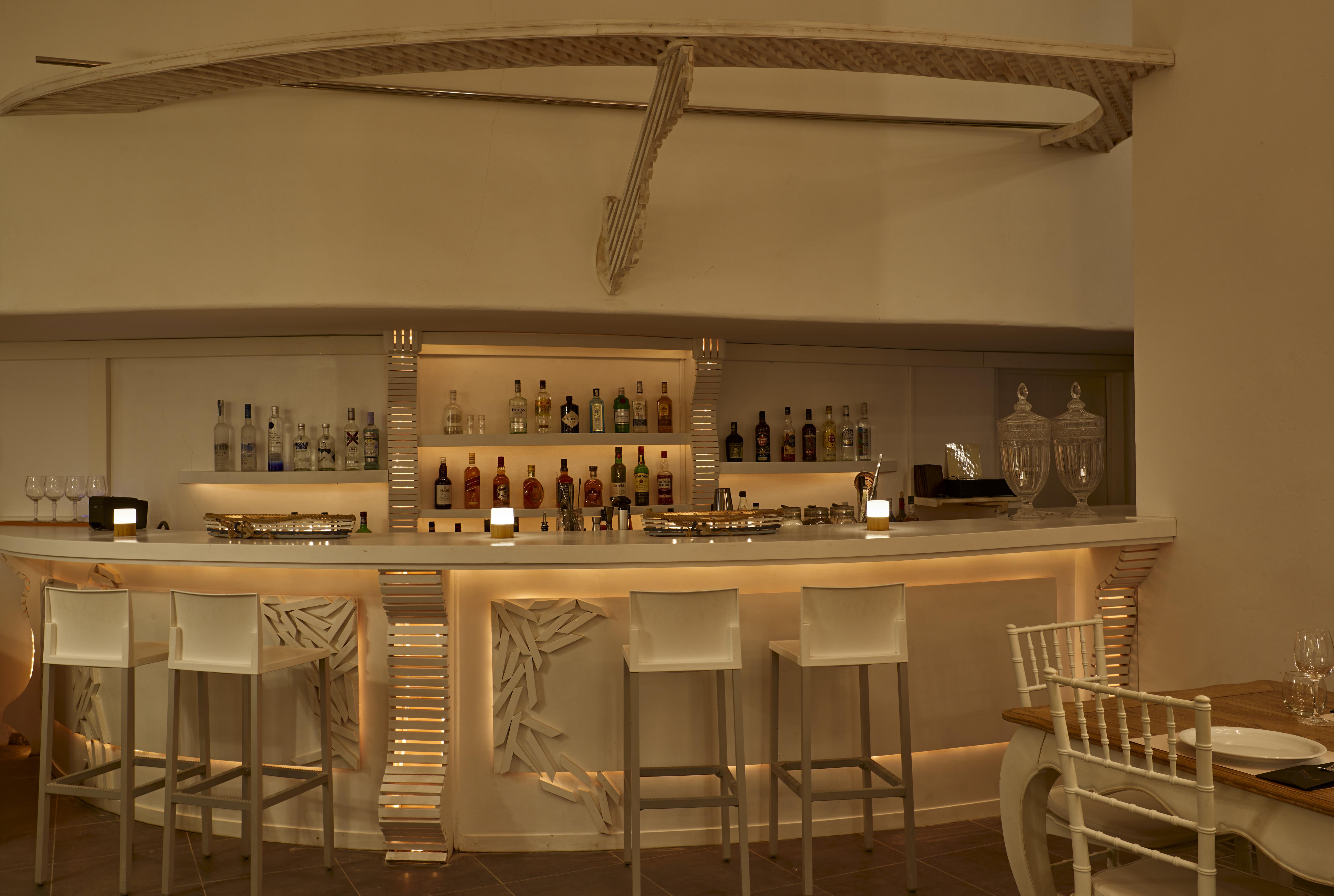 Suites Of The Gods Cave Spa Hotel Megalochori  Bagian luar foto